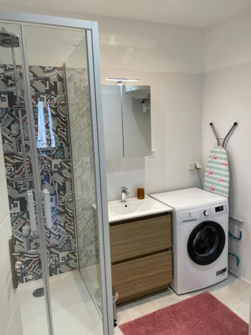 Appartement Neuf Au Coeur De Тулон Екстериор снимка